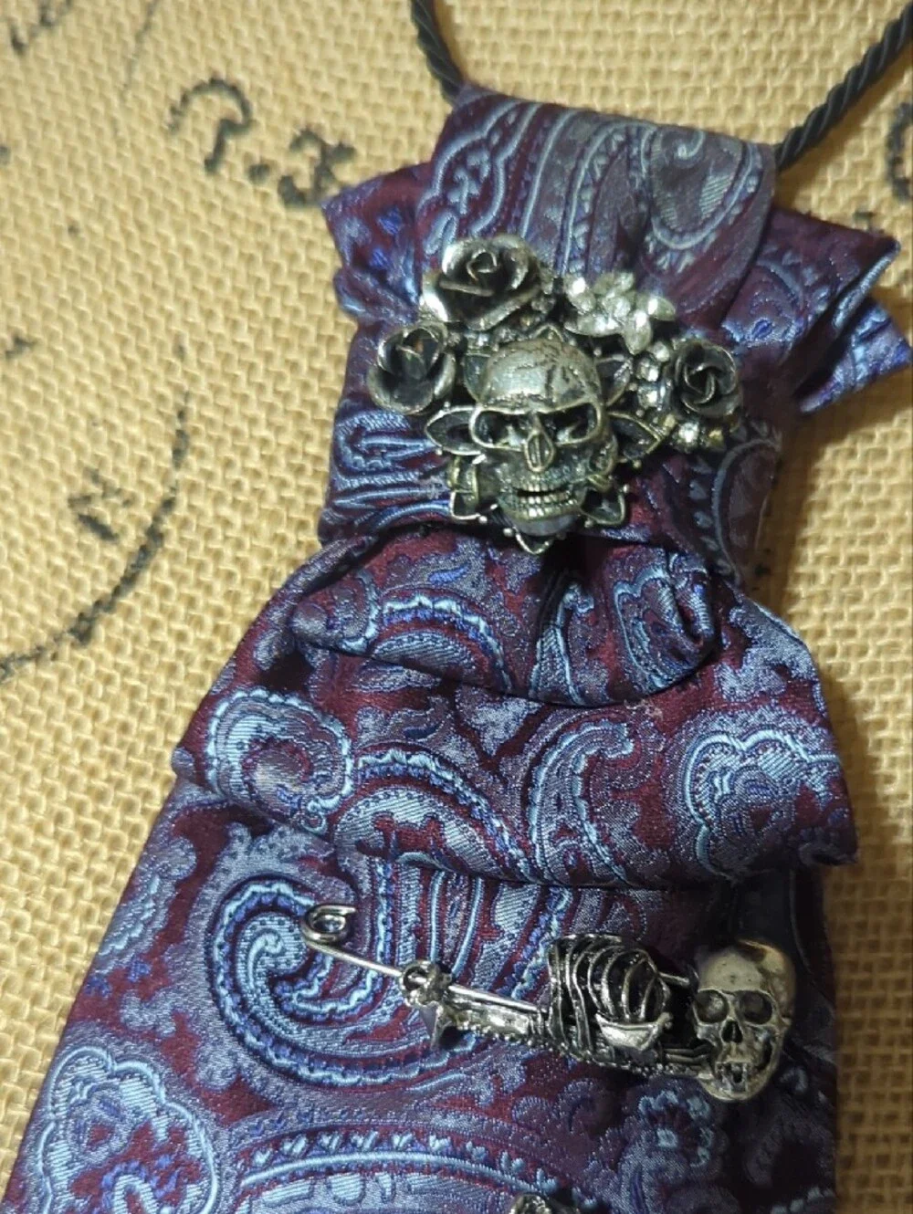 Purple Paisley Gothic Pendant Tie Necklace - Unbranded